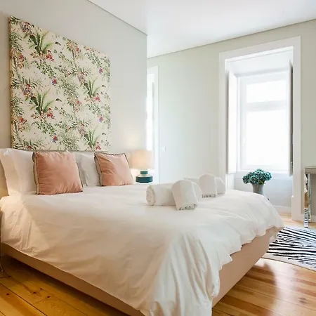 Appartement Joivy Deluxe 3br With Workspace By Figueira Sq And Rossio Subway Lissabon